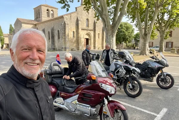 Đuro i njegova motoristička ekipa